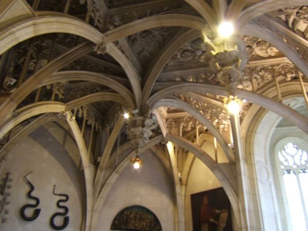 Réplique d'un des plafonds gothique de l'Abbaye bénédictine de Fécamp (pas les spots bien sûr)