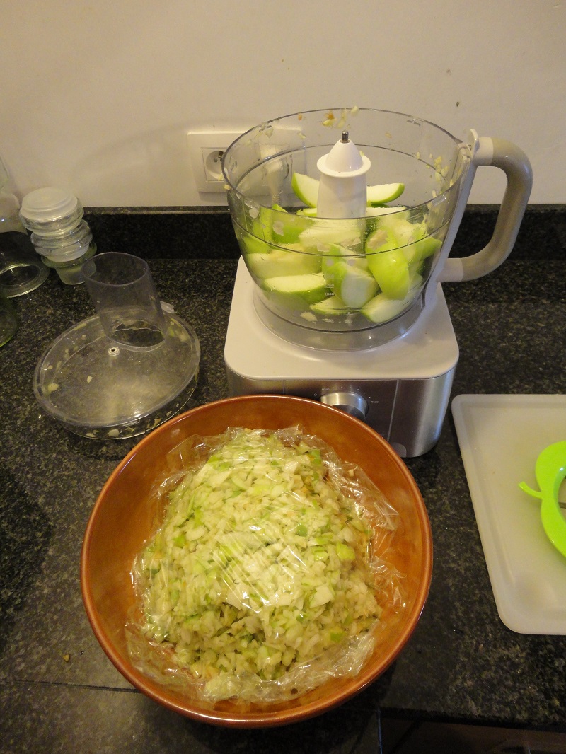 je commence a comprendre pourquoi il faut presser les pommes...comme ça: aucun jus!